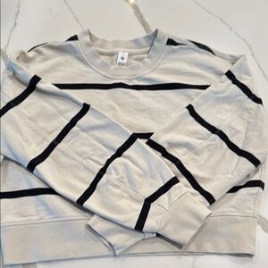 Lululemon Athletica Cream and Black Sweatshirt